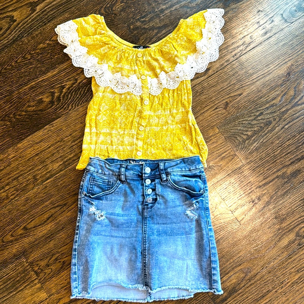 Hippie girl Jean skirt and cute boho top